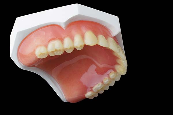 Natural looking dentures